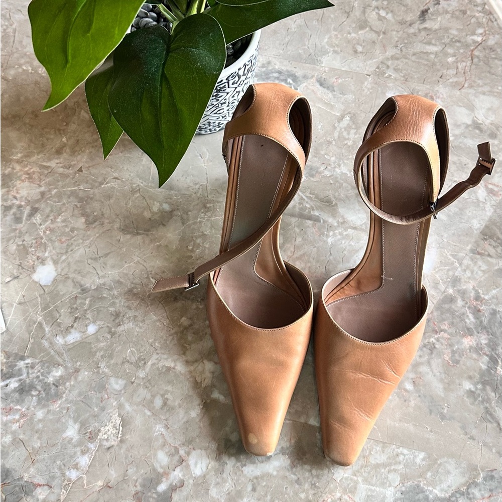 Authentic Gucci Pumps